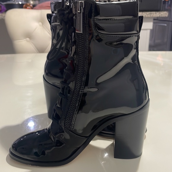 Michael Kors Leather booties - Picture 2 of 10